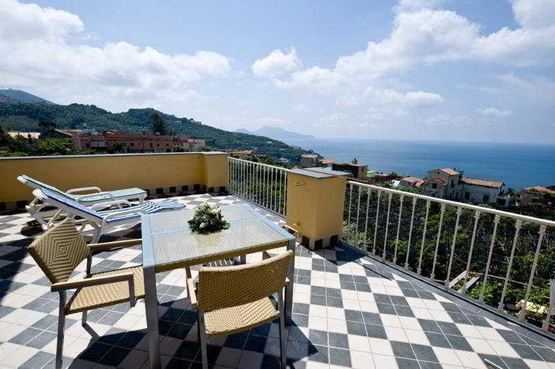 Bed and Breakfast Relais Il Pennino Massa Lubrense Exterior foto